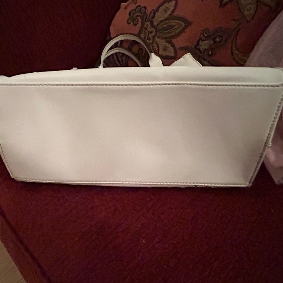 Large Max Studio Ivory Colored Shoulder Bag - Picture 3 of 11